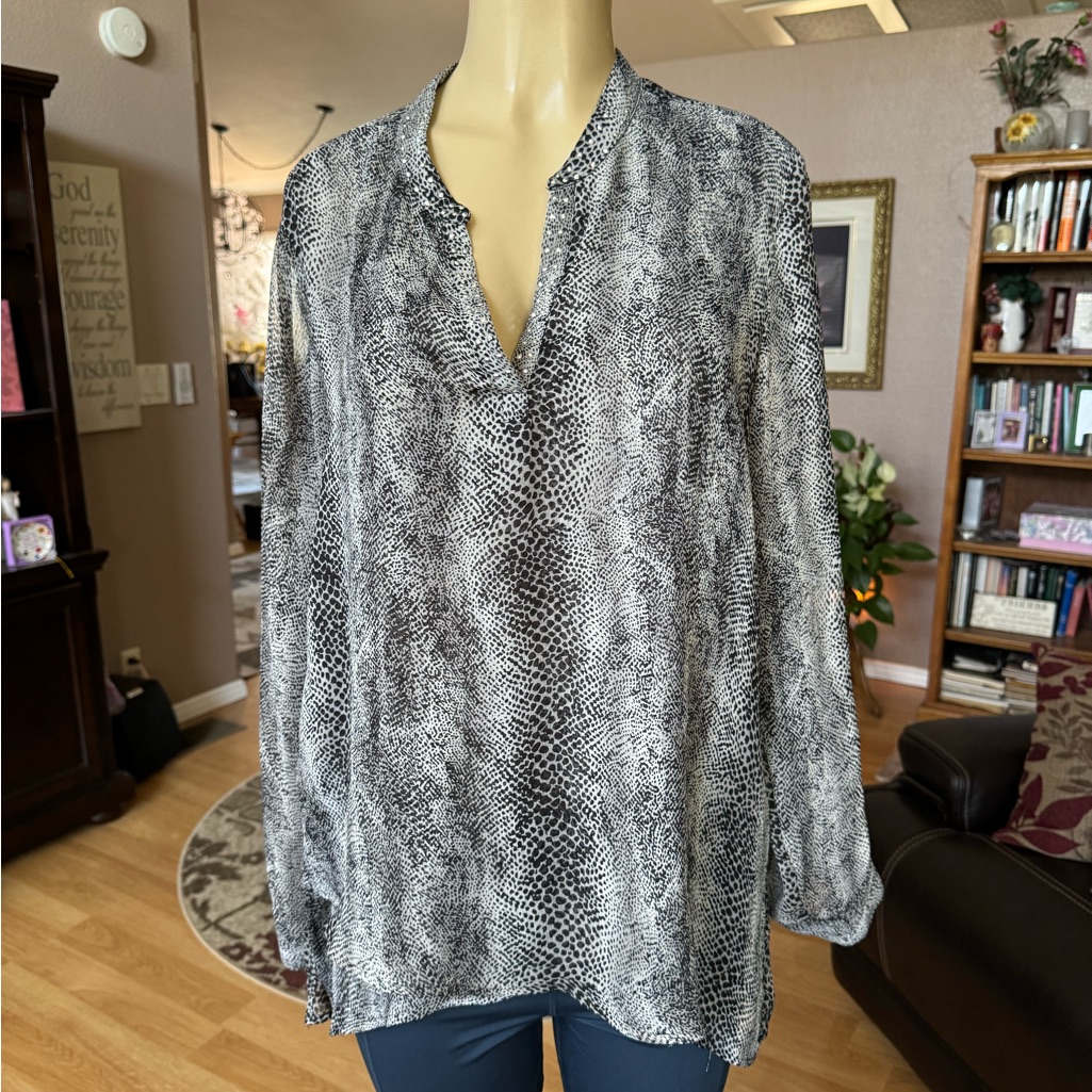 Kim Rogers Black & Gray Long Sleeve Vneck Blouse-Size Xl